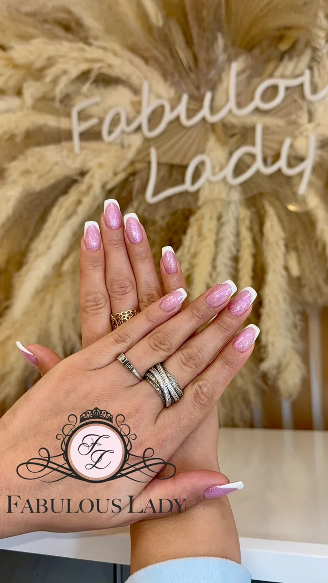 Manicure hybrydowy w salonie Fabulous Lady