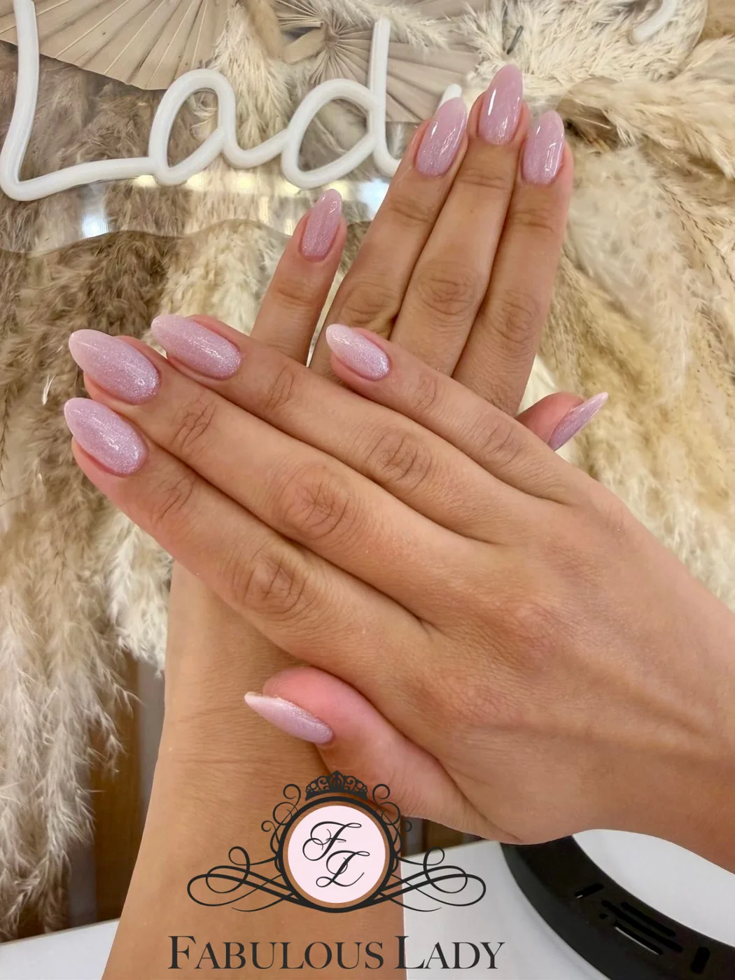 Stylizacja paznokci w salonie Fabulous Lady w Gdyni